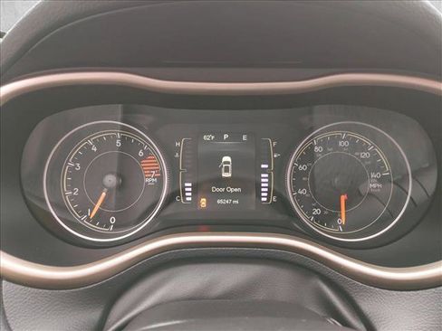 Used 2016 Jeep Cherokee Sport FWD image 11