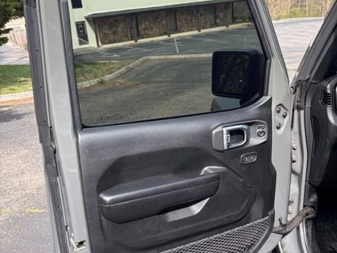 Used 2020 Jeep Wrangler Sport S image 11