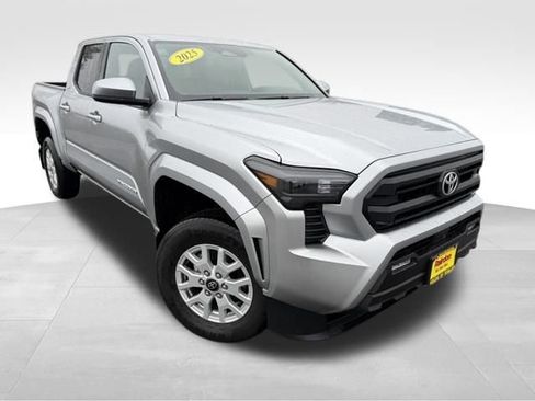 Used 2025 Toyota Tacoma SR5 image 1