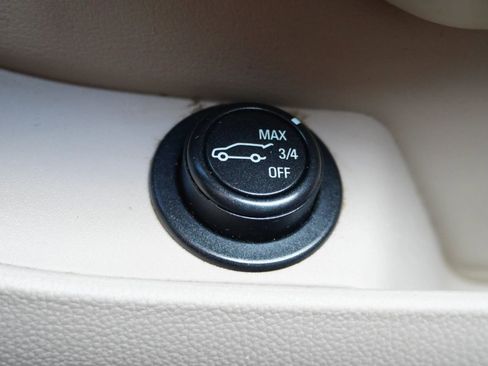 Used 2016 Cadillac SRX Luxury w/ Driver Awareness Package image 38