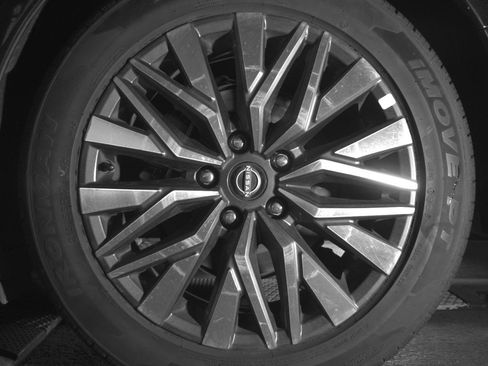 Used 2025 Nissan Altima 2.5 SV image 14