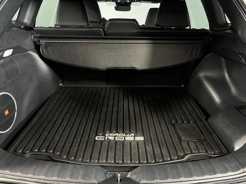 Used 2024 Toyota Corolla Cross XSE image 28