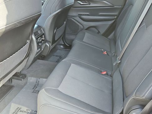 Used 2024 Jeep Grand Cherokee Laredo image 30