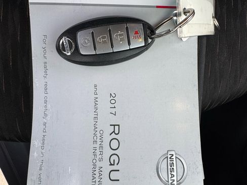 Used 2017 Nissan Rogue SV image 15
