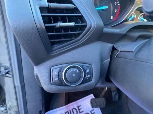 Used 2018 Ford Escape SE image 22