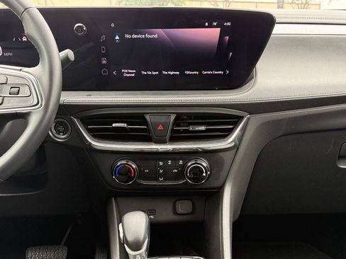 Used 2025 Buick Encore GX Preferred FWD image 17