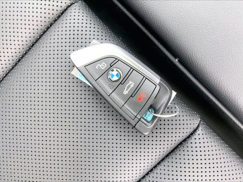 Certified 2025 BMW 230i Coupe image 13