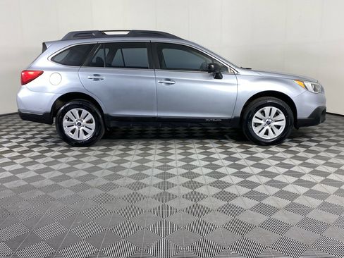 Used 2017 Subaru Outback 2.5i AWD/4WD image 11