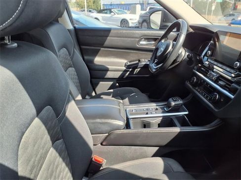 Used 2022 Nissan Pathfinder SV image 10