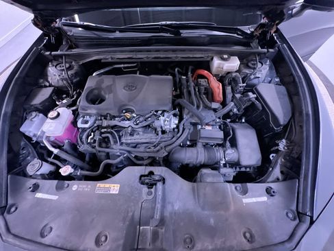 Used 2023 Toyota Crown XLE image 11