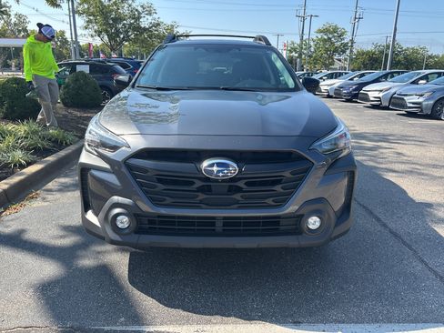 Used 2023 Subaru Outback Onyx Edition XT w/ Popular Package #2 AWD/4WD image 2