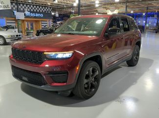 Used 2022 Jeep Grand Cherokee Altitude AWD/4WD video 1