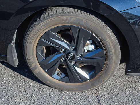 Certified 2023 Hyundai Elantra SEL image 9