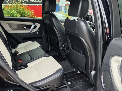 Used 2020 Land Rover Discovery Sport SE R-Dynamic image 29