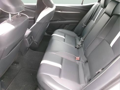 Used 2025 Toyota Camry SE FWD image 10