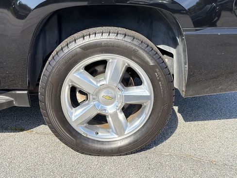 Used 2012 Chevrolet Suburban LTZ RWD image 13