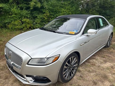 Used 2018 Lincoln Continental Reserve AWD/4WD image 12