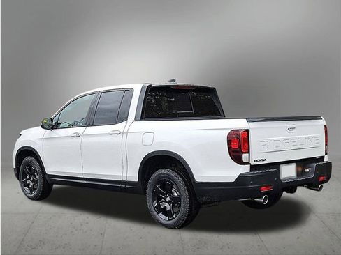 New 2026 Honda Ridgeline Black Edition image 2