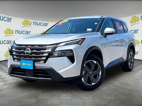 Used 2025 Nissan Rogue SV AWD/4WD image 3