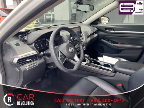 Used 2025 Nissan Altima 2.5 SR FWD image 14