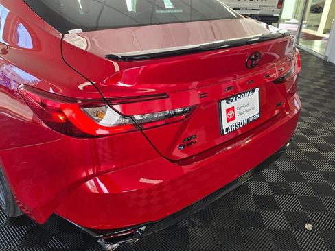 Used 2026 Toyota Camry Hybrid image 13