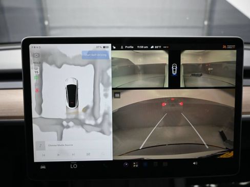 Used 2024 Tesla Model Y 2WD image 21
