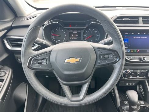 Used 2023 Chevrolet TrailBlazer LT w/ Convenience Package AWD/4WD image 18