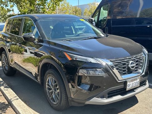 Certified 2023 Nissan Rogue S FWD image 2