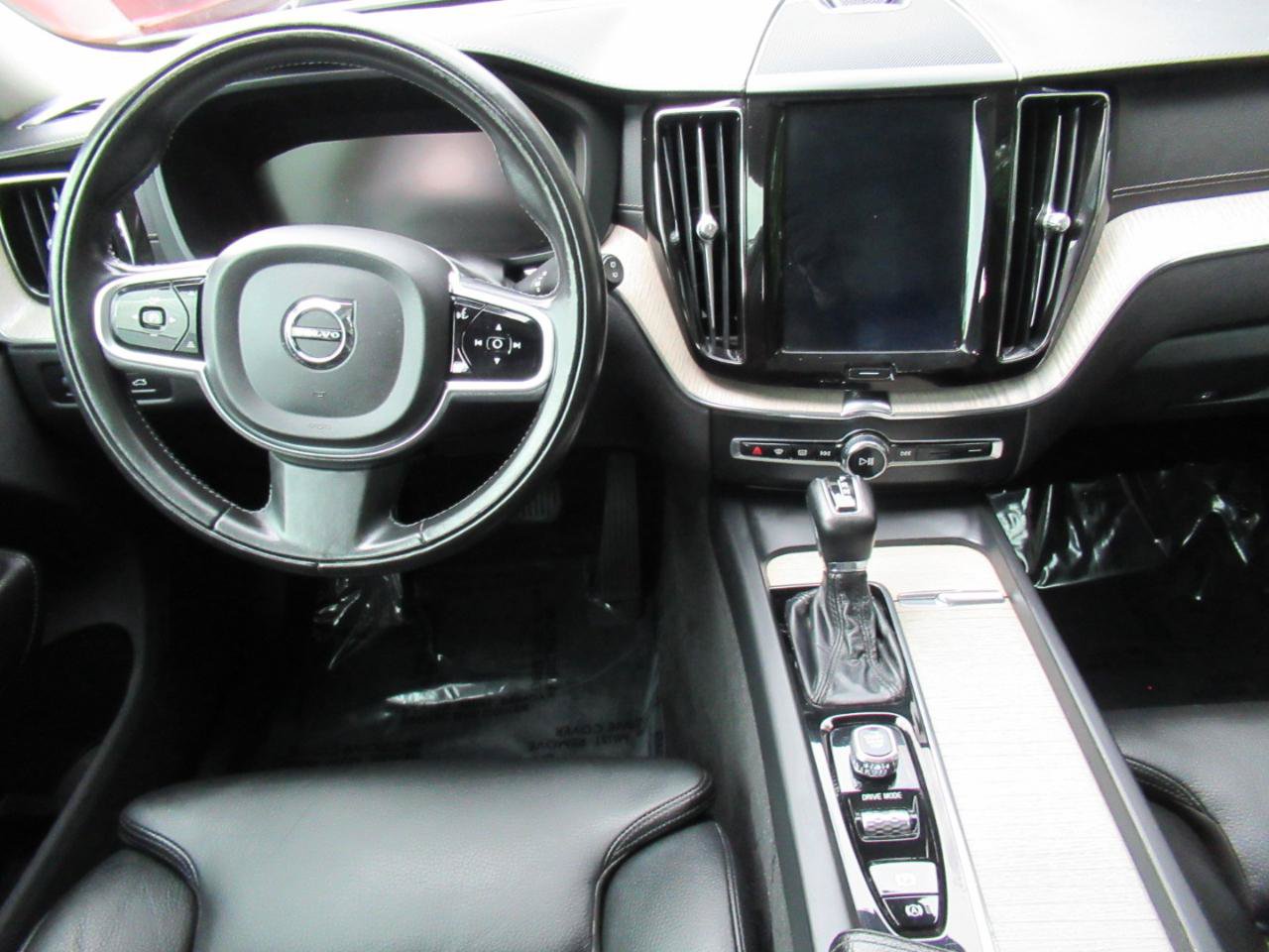 Used 2018 Volvo XC60 T6 Inscription w/ Convenience Package AWD/4WD image 18