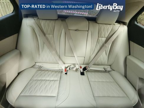 Used 2021 Buick Envision Avenir w/ Technology Package II image 16