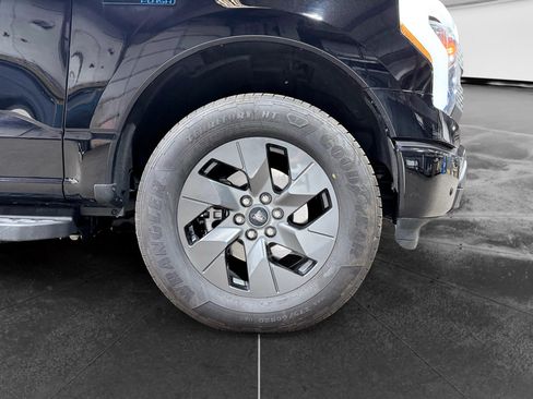 Used 2025 Ford F150 Lightning Flash AWD/4WD image 37
