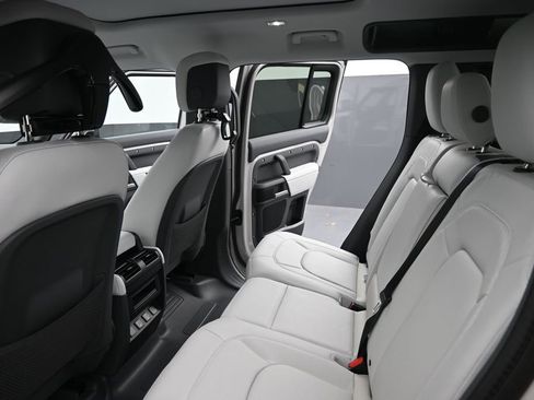 New 2026 Land Rover Defender 110 X-Dynamic SE AWD/4WD image 20