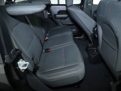 Used 2025 Jeep Wrangler Sport S image 31