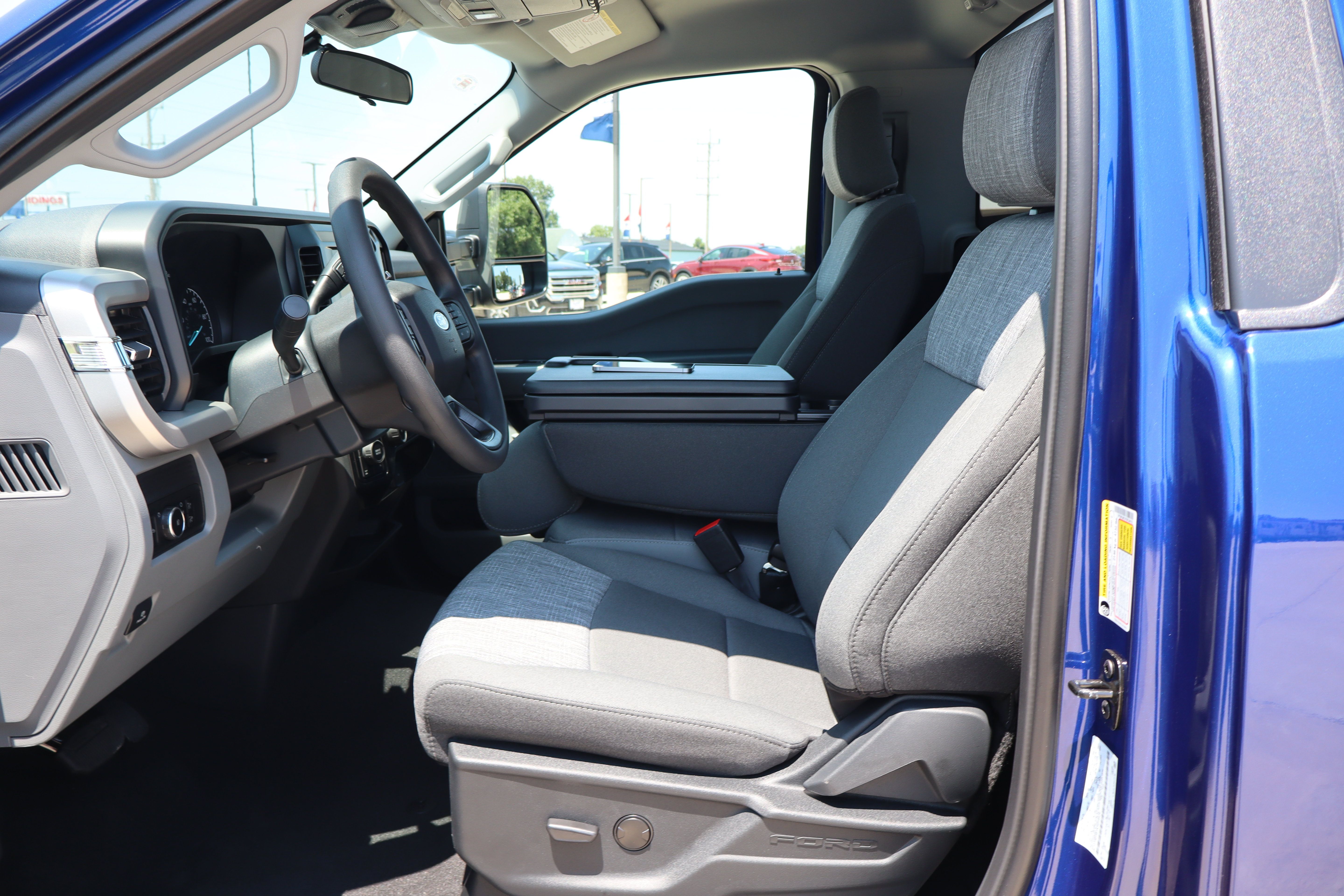 New 2026 Ford F350 XLT w/ FX4 Off-Road Package AWD/4WD image 9