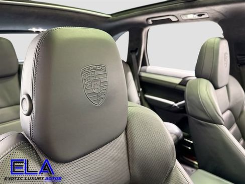 Used 2016 Porsche Cayenne Turbo image 37