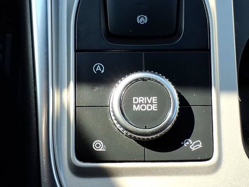 Used 2022 Ford Explorer XLT w/ Equipment Group 202A AWD/4WD image 20