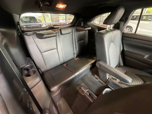 Used 2023 Toyota Highlander XSE AWD/4WD image 20
