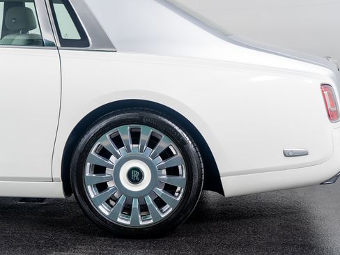 Used 2019 Rolls-Royce Phantom Sedan image 16