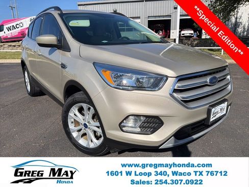 Used 2018 Ford Escape SE image 1