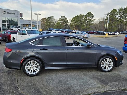 Used 2017 Chrysler 200 Limited Platinum w/ Comfort & Convenience Group image 12
