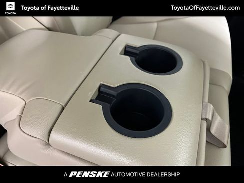 Used 2021 Toyota 4Runner SR5 Premium w/ Moonroof Package AWD/4WD image 18
