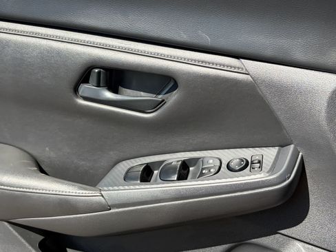 Used 2025 Nissan Sentra S FWD image 15