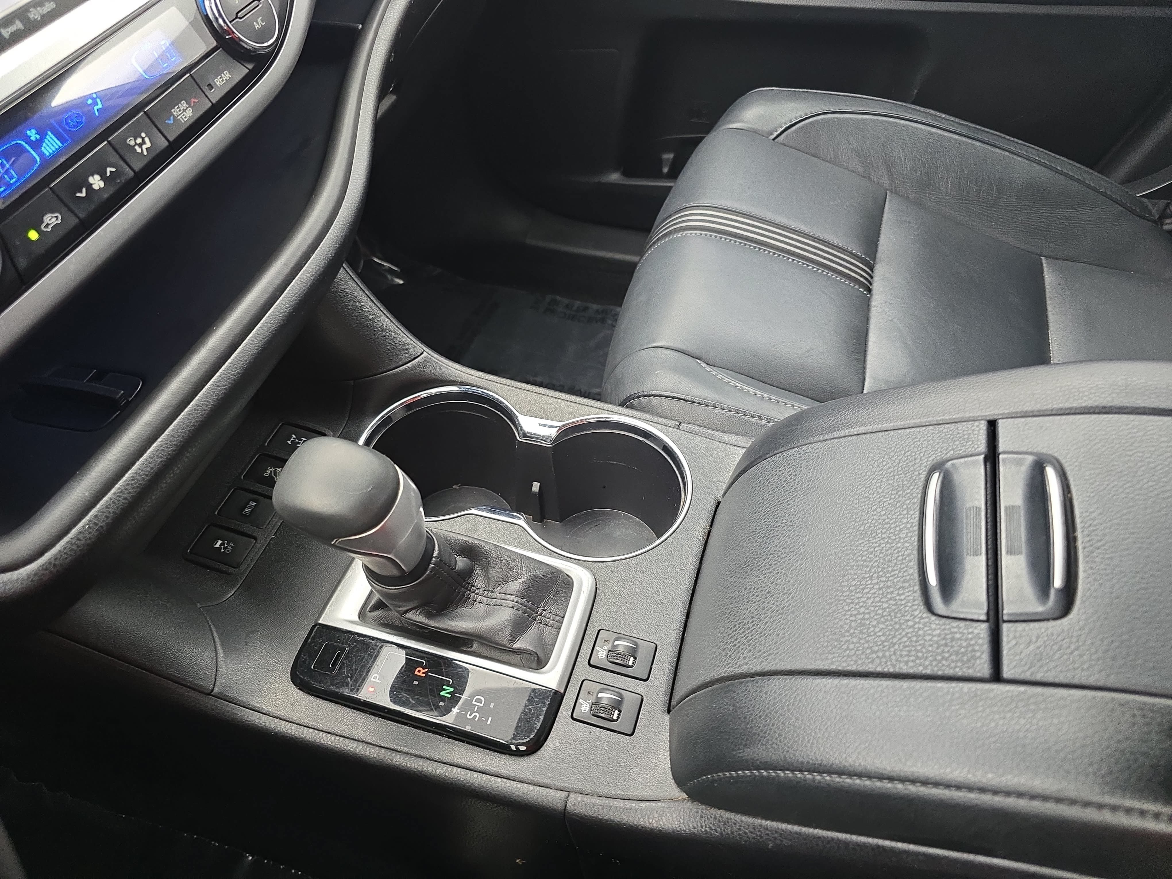 Used 2017 Toyota Highlander SE AWD/4WD image 26