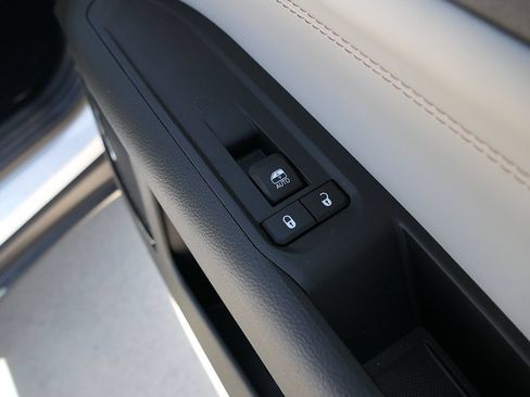 New 2026 Jeep Compass Limited w/ Sun, Sound & Navigation Group AWD/4WD image 23