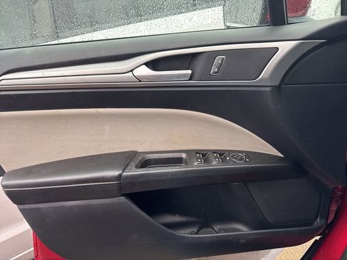 Used 2020 Ford Fusion S image 9