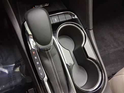 Used 2025 Buick Encore GX Avenir w/ Avenir Technology Package image 17