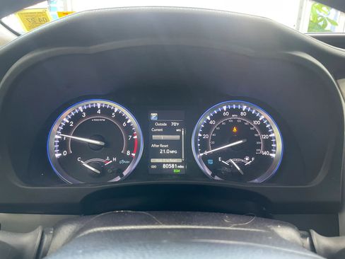 Used 2019 Toyota Highlander XLE AWD/4WD image 12