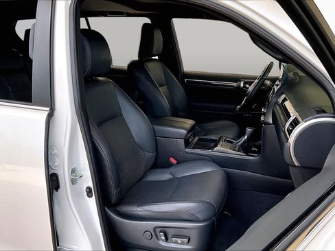 Used 2023 Lexus GX 460 Luxury w/ Accessory Package AWD/4WD image 8