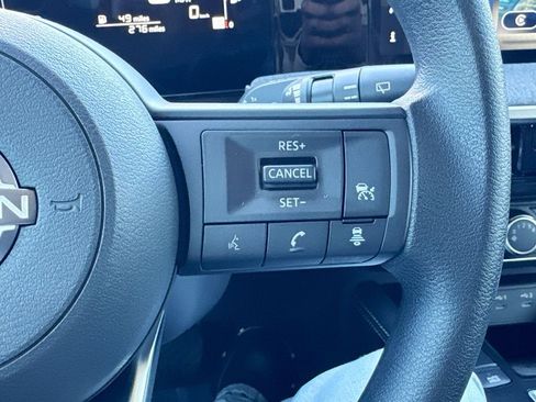 Used 2025 Nissan Kicks SV image 22