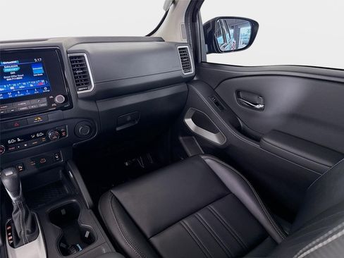 Certified 2022 Nissan Frontier SV w/ SV Premium Package RWD image 25